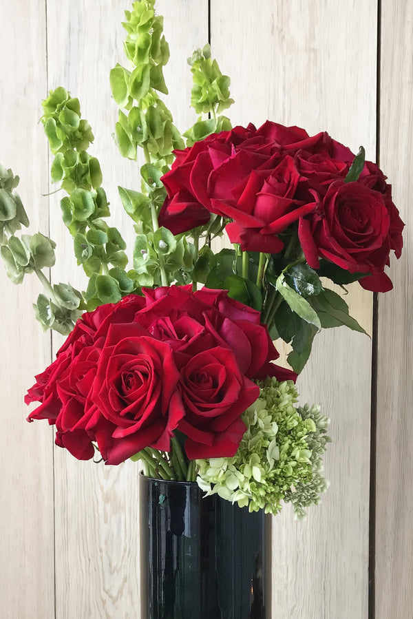 Victory, 24 rosas rojas