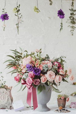 Bari, Ramo de flores  combinación de rosas y lisianthus